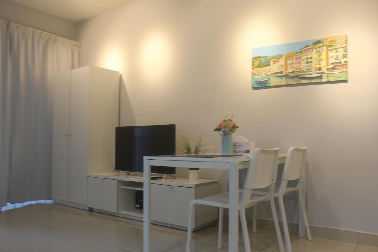 Vivian'S Studio Trefoil Setia Alam Shah Alam Luaran gambar