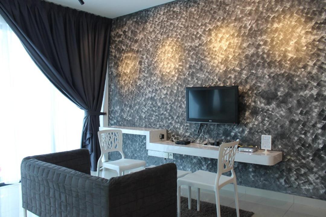 Vivian'S Studio Trefoil Setia Alam Shah Alam Luaran gambar