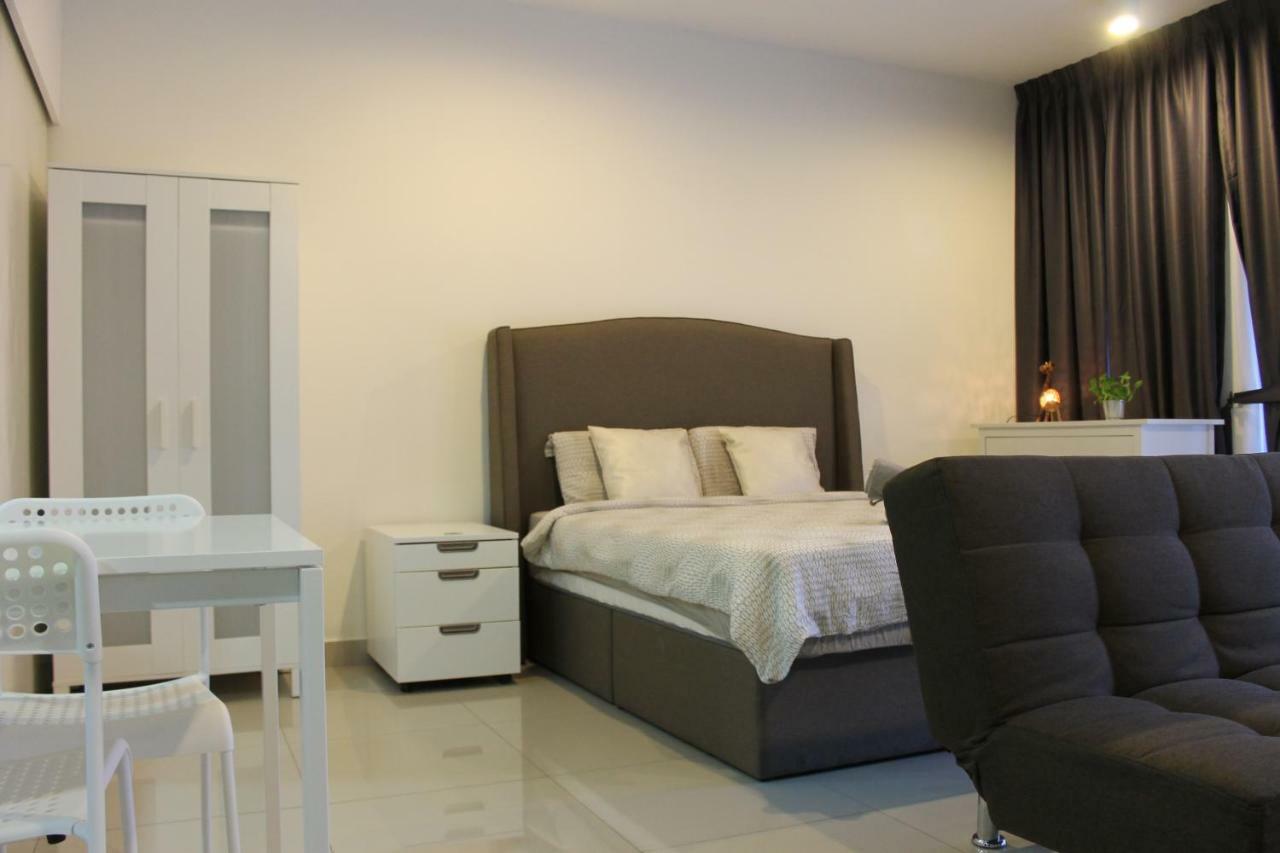 Vivian'S Studio Trefoil Setia Alam Shah Alam Luaran gambar