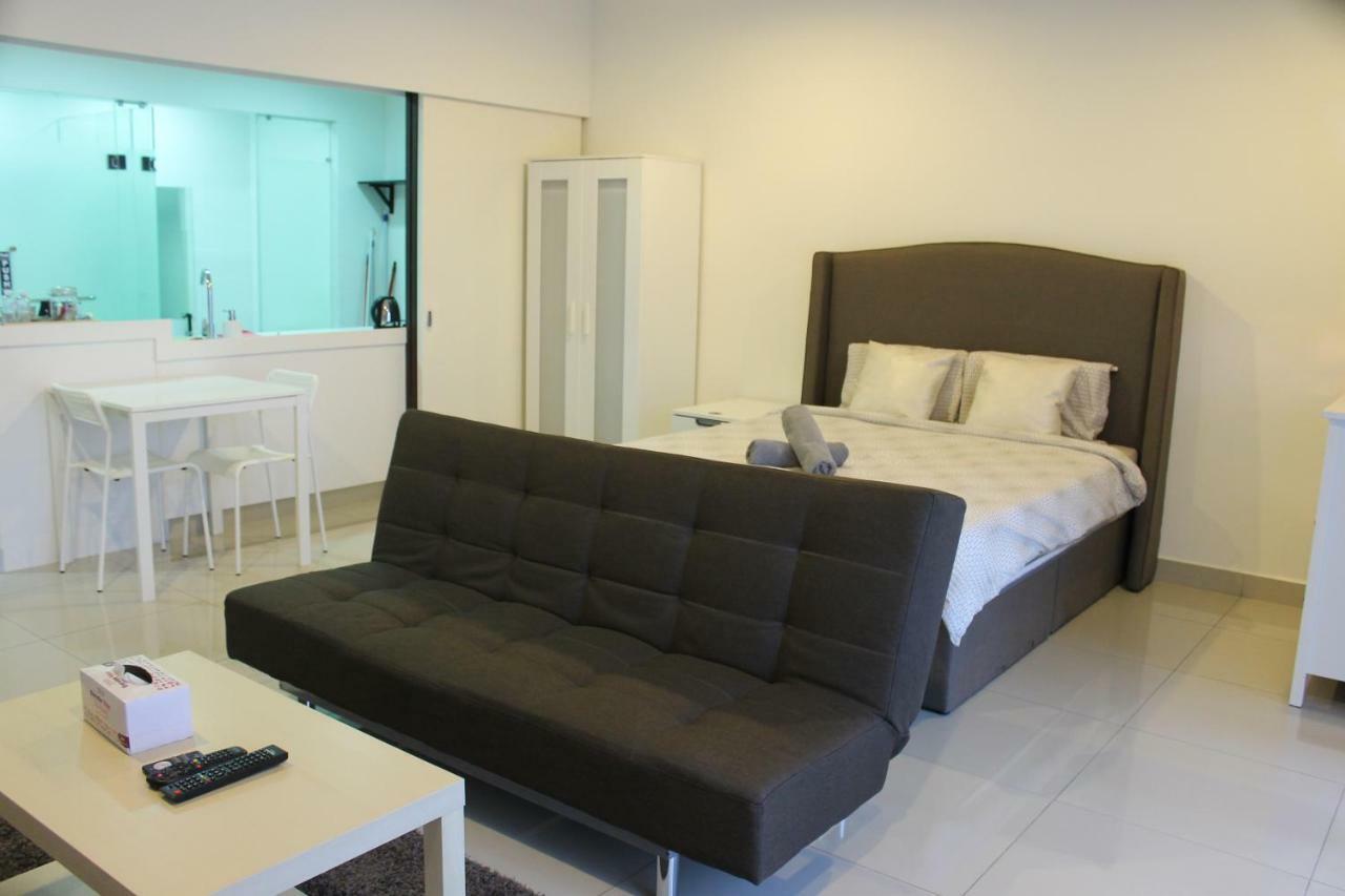 Vivian'S Studio Trefoil Setia Alam Shah Alam Luaran gambar